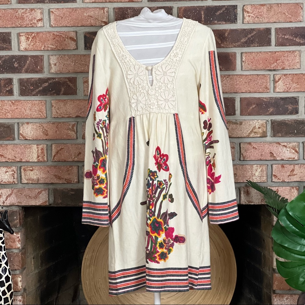 Axyeh Dress